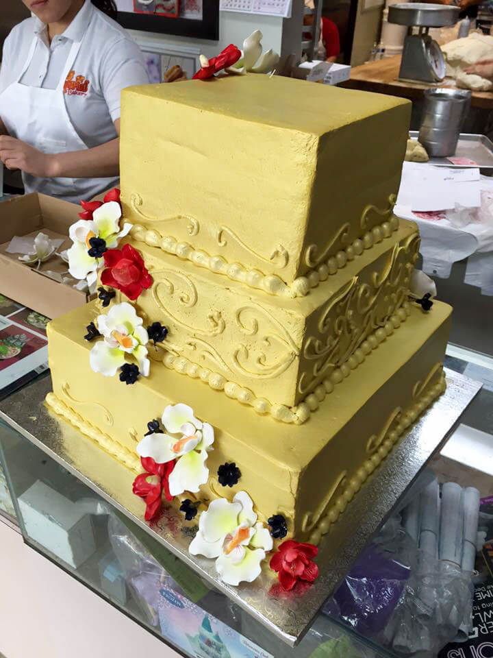 golden wedding cake